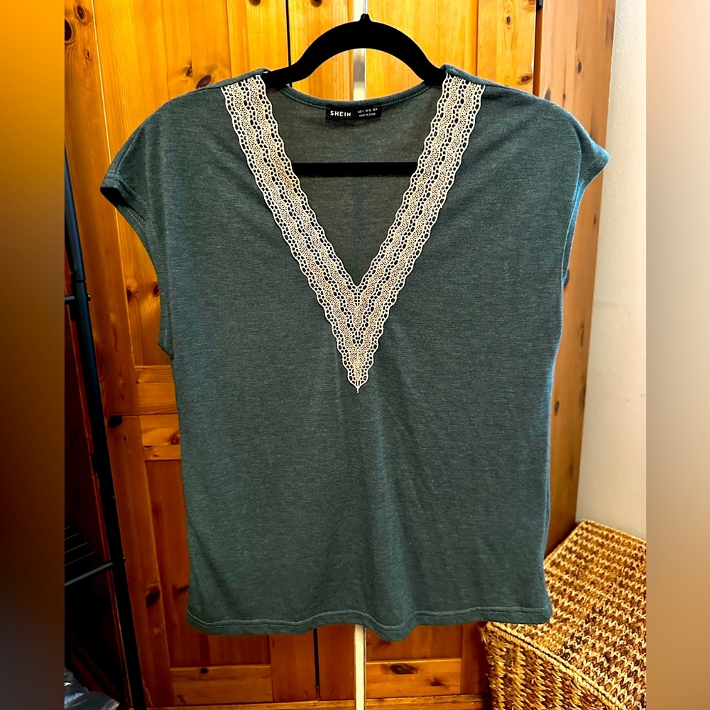 SHEIN top! Cute and flattering!